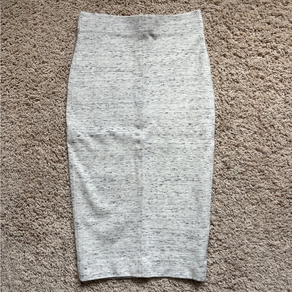 Wilfred Lis Skirt. Size Small. - Picture 3 of 7